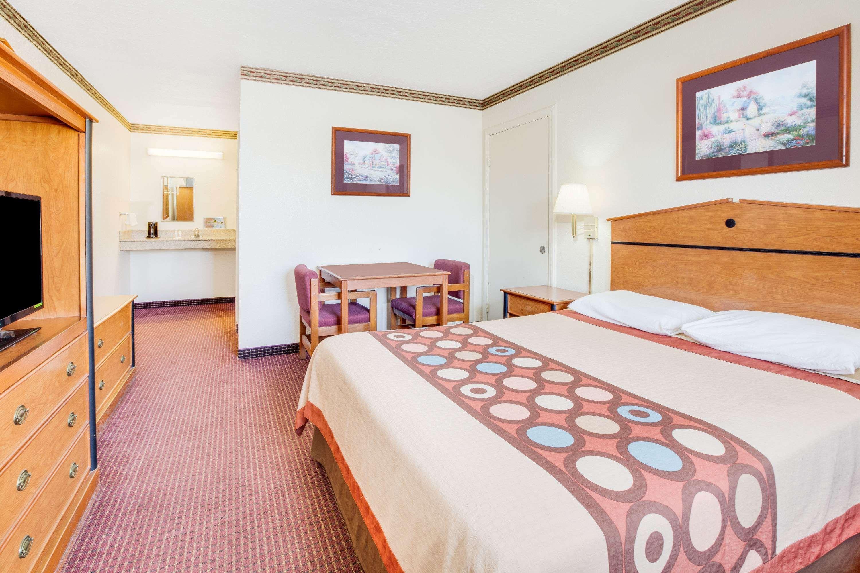 Super 8 By Wyndham Arkadelphia Caddo Valley Area Esterno foto