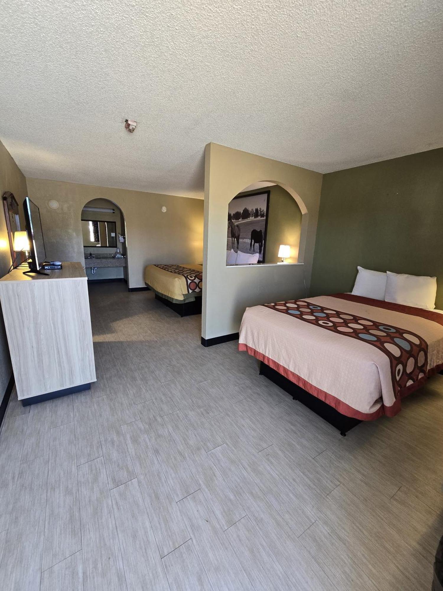 Super 8 By Wyndham Arkadelphia Caddo Valley Area Esterno foto