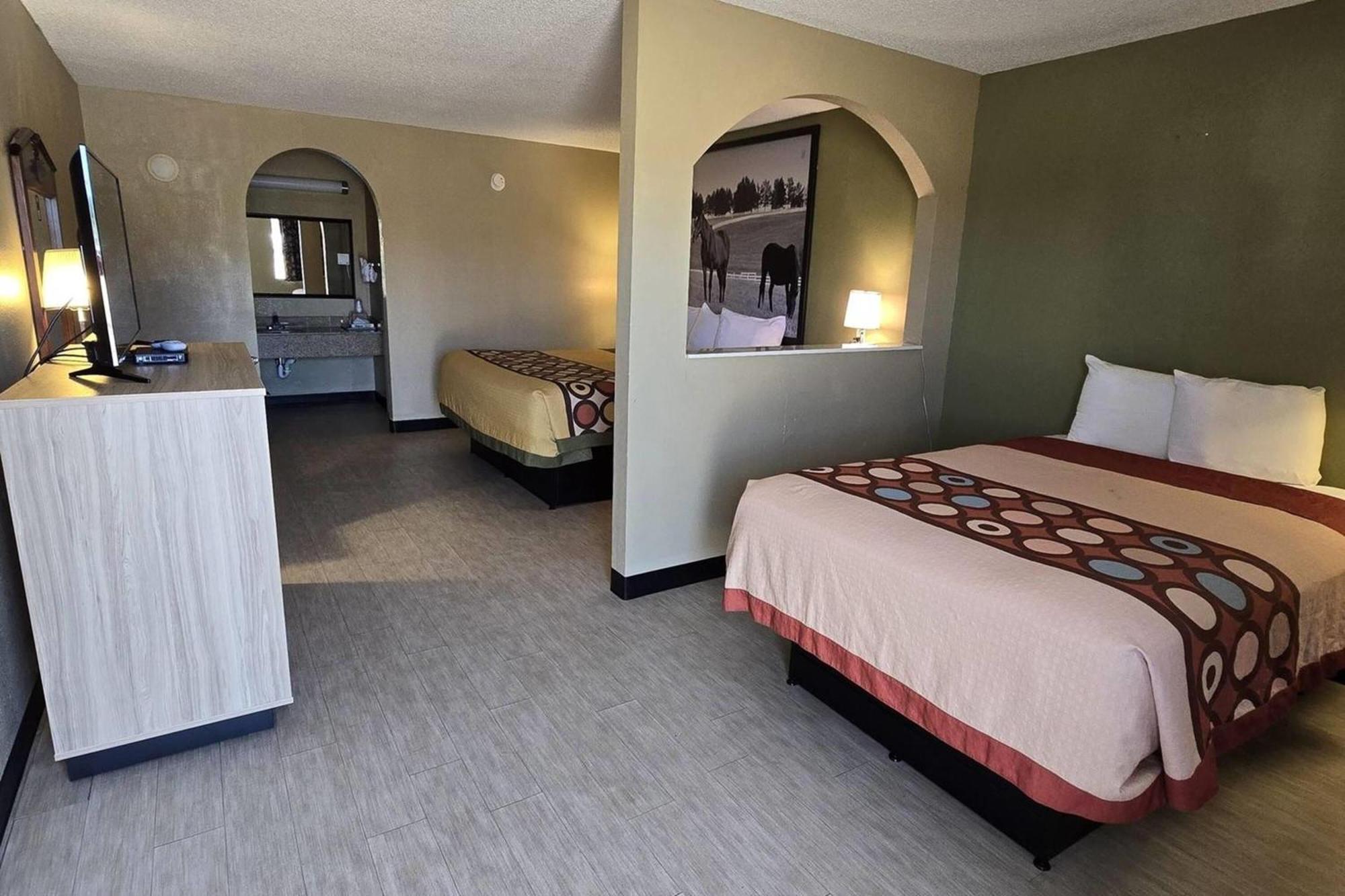 Super 8 By Wyndham Arkadelphia Caddo Valley Area Esterno foto